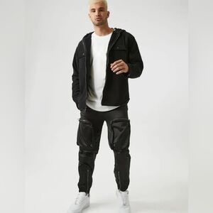 Forever 21 Men Satin 3D Pocket Cargo Joggers in Black Size L New With Tags